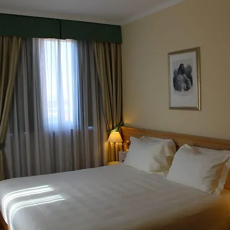 Ambassador Palace Hotel 4*