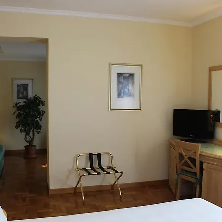 Ambassador Palace 4*