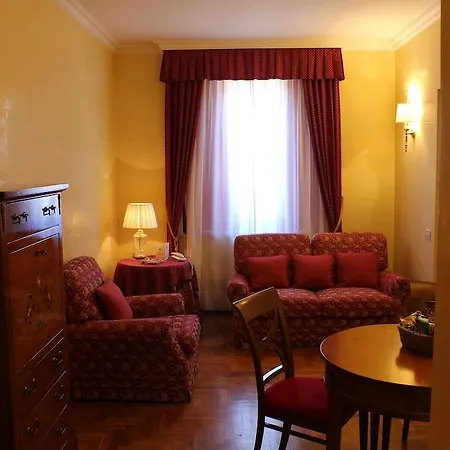 Hotel Ambassador Palace