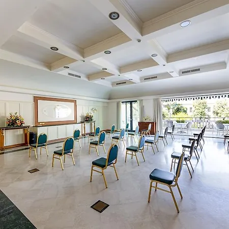 Ambassador Palace Hotel 4*