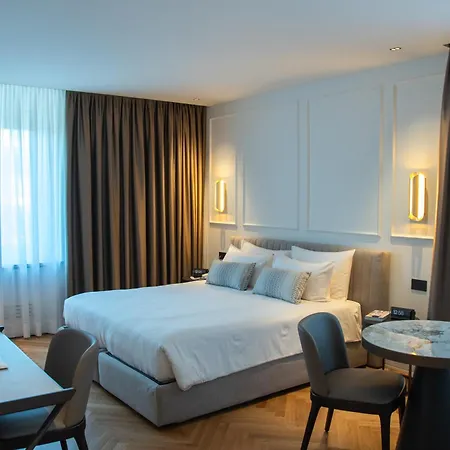 Ambassador Palace Hotel