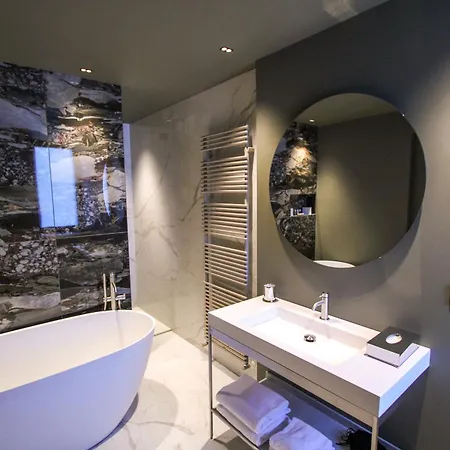 Ambassador Palace Hotel 4*