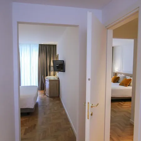 Ambassador Palace 4*