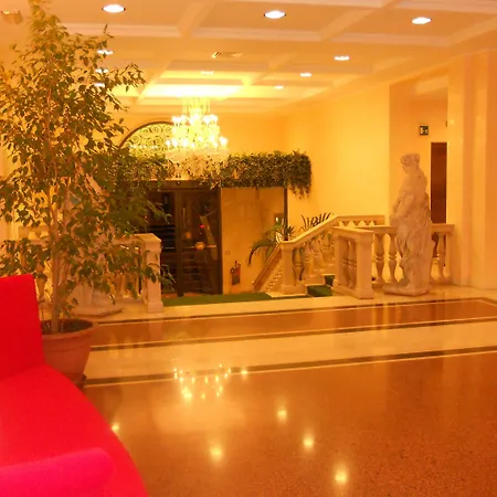 Ambassador Palace Hotel 4*