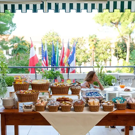 Hotel Ambassador Palace