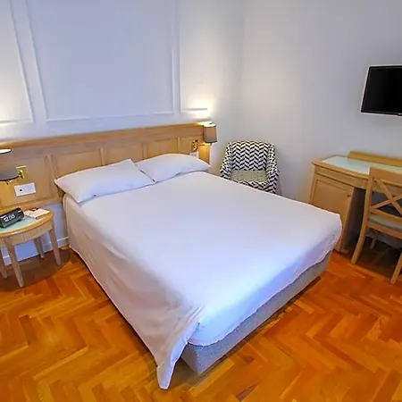 Ambassador Palace Hotel 4*