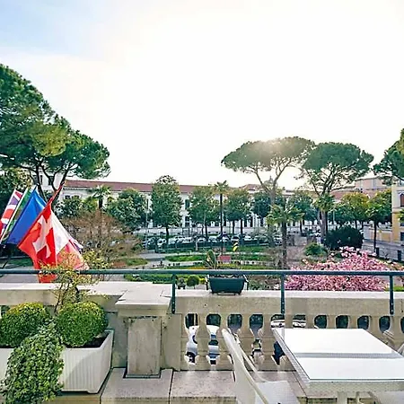 Ambassador Palace 4*
