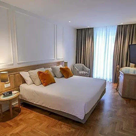 Ambassador Palace Hotel