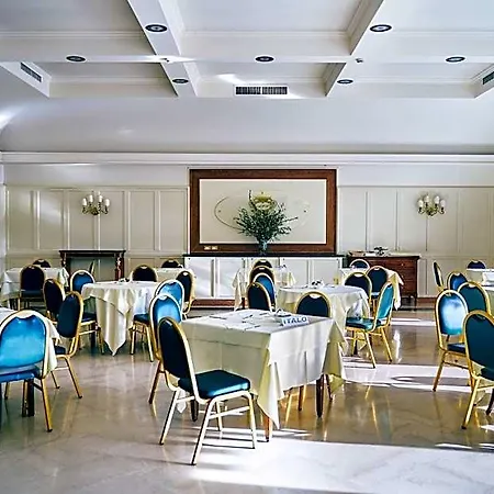 Ambassador Palace Hotel 4*