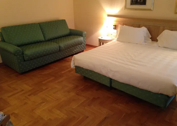 Ambassador Palace 4*