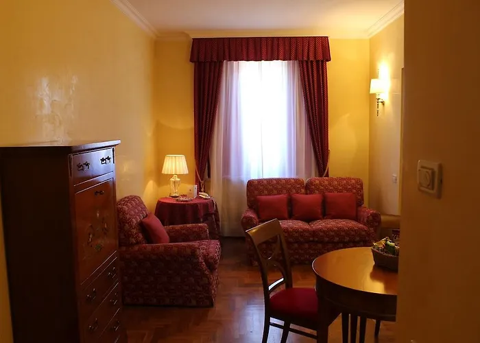 فندق Ambassador Palace