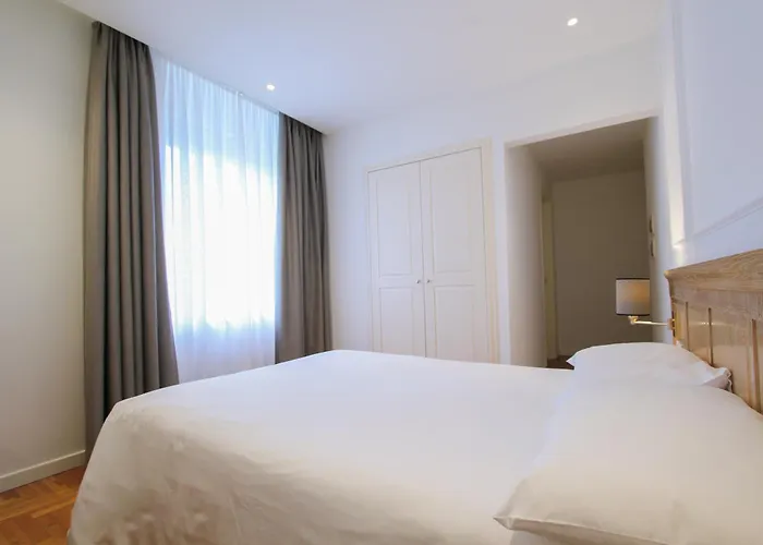 Ambassador Palace Hotel 4*