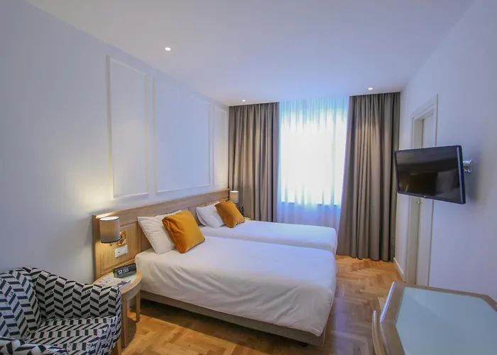 Ambassador Palace 4* أوديني