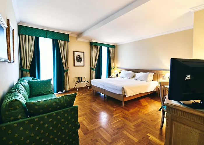 Ambassador Palace Hotel 4*