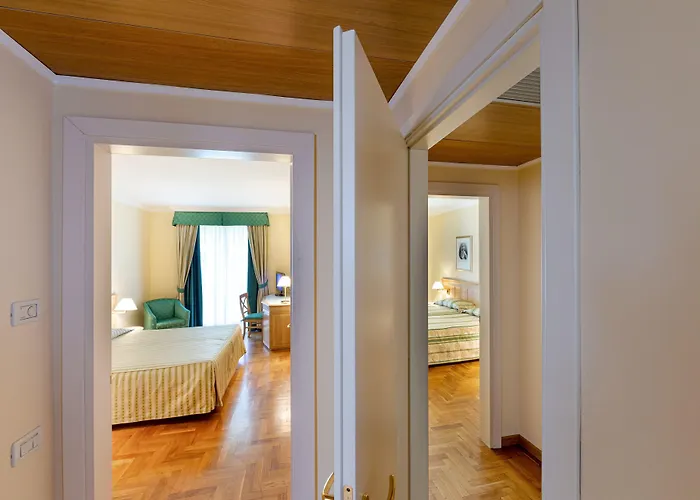 Hotel Ambassador Palace 4*